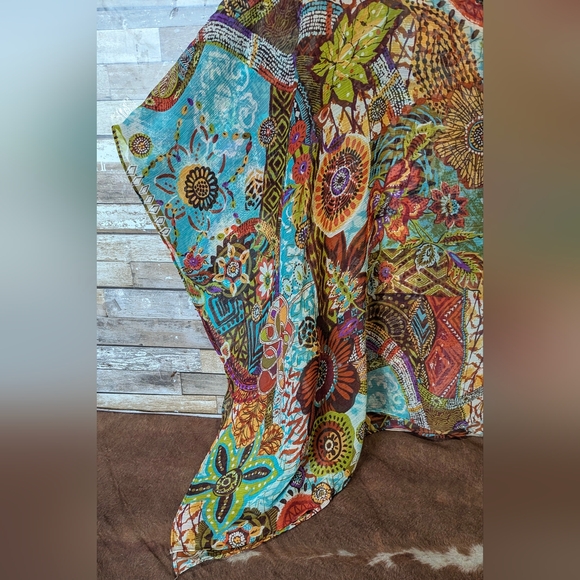 Susan Graver Oversized V Neck Overlay Poncho With Sleeve Seams - Picture 3 of 16